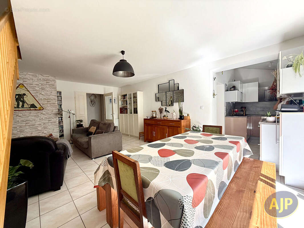 Maison à SAINTE-PAZANNE