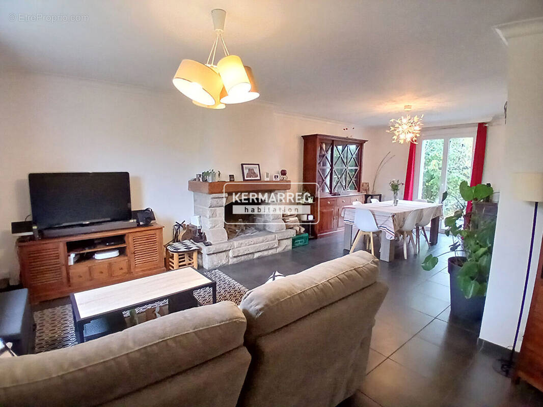 Maison à LA CHAPELLE-DES-FOUGERETZ