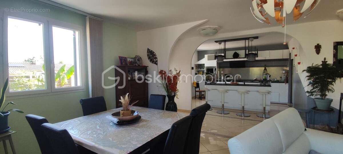 Villa de 132m² avec jardin, garage, piscine et terrasse - photo 7