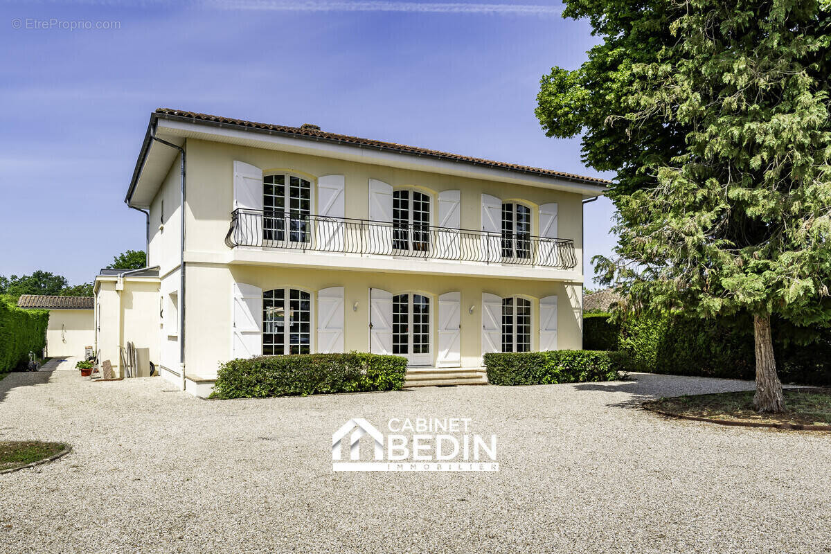 Maison à BLANQUEFORT