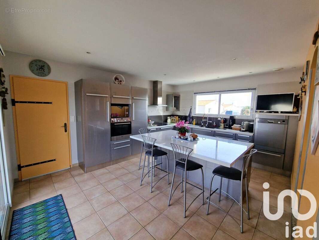 Photo 2 - Maison à LANDEVIEILLE