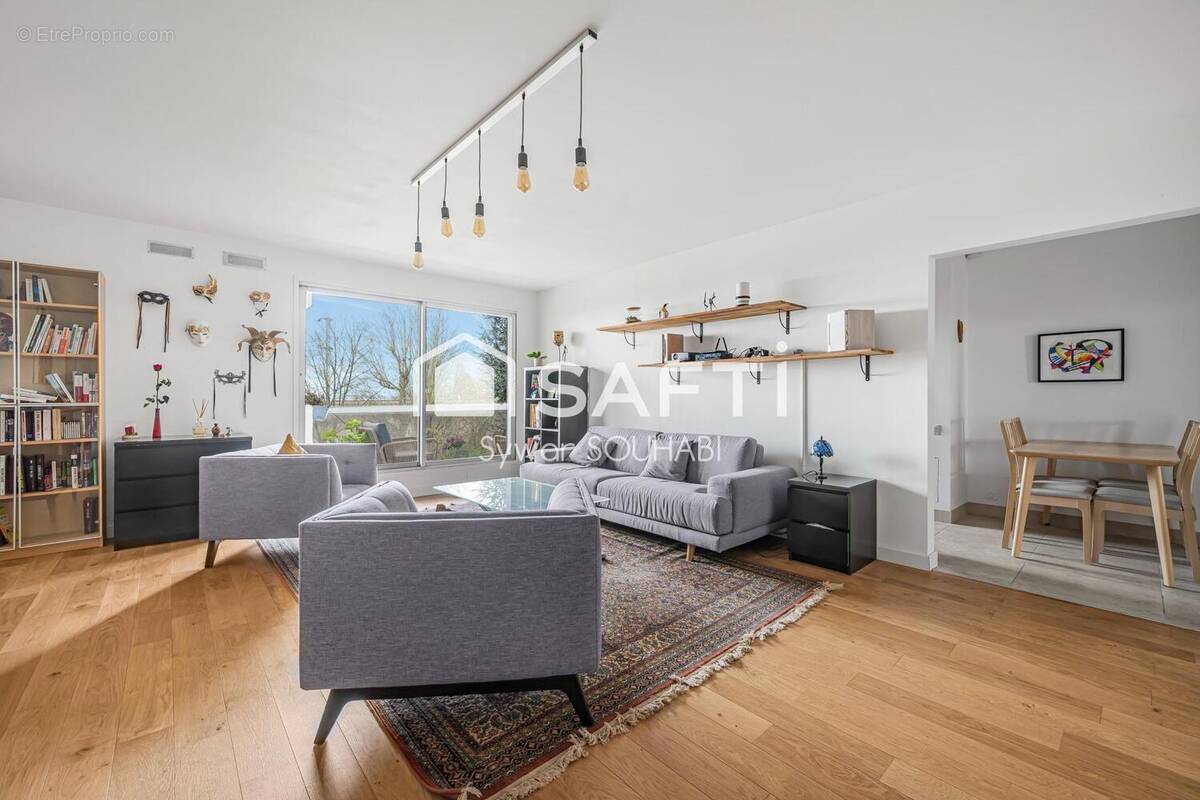 Photo 1 - Appartement à SURESNES