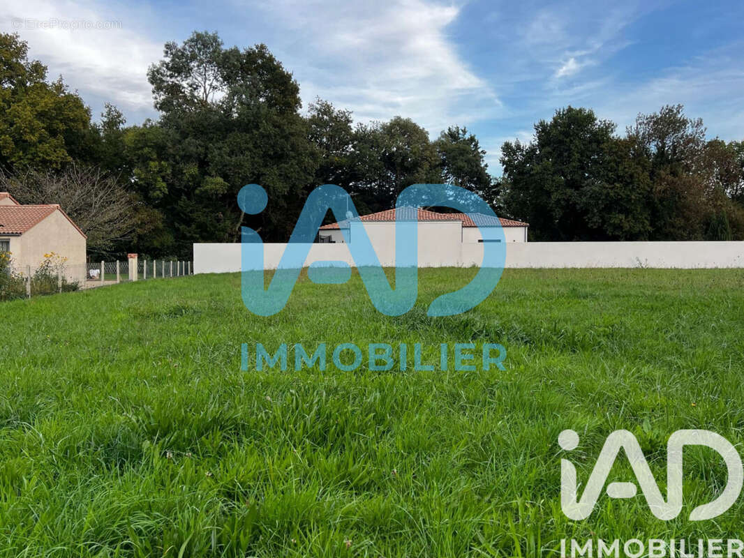 Photo 6 - Terrain à LE CHAY