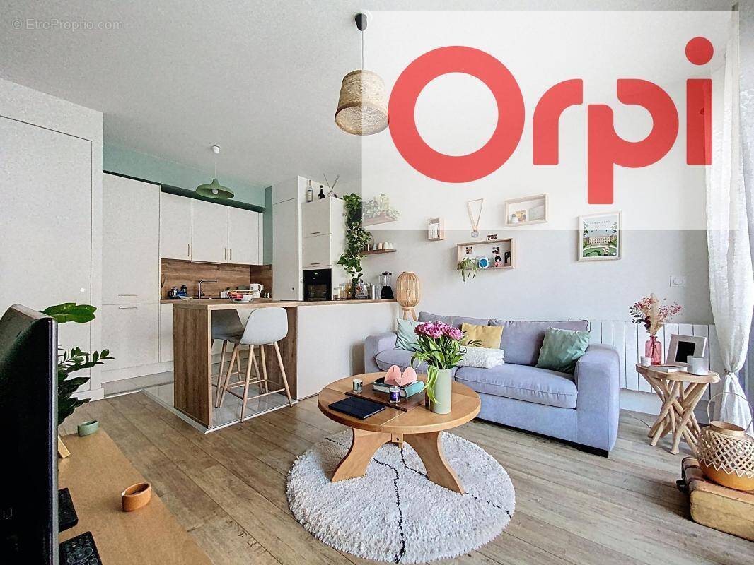 Appartement à VOISINS-LE-BRETONNEUX