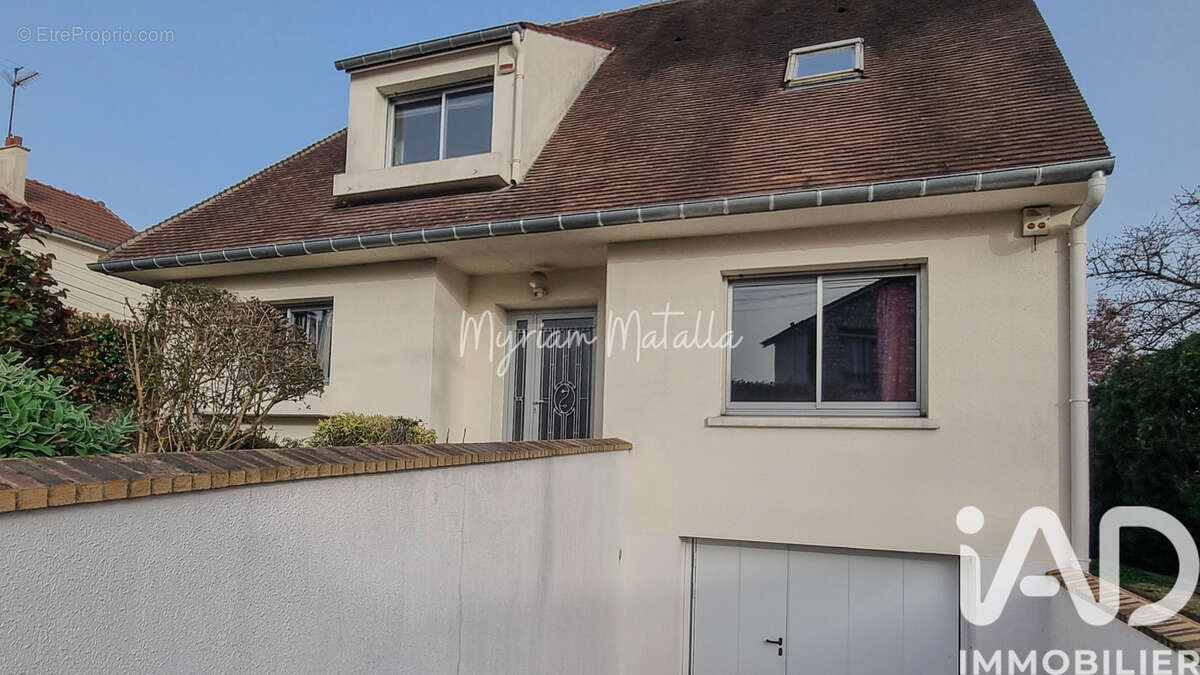 Maison 220 m² à Groslay  - photo 3