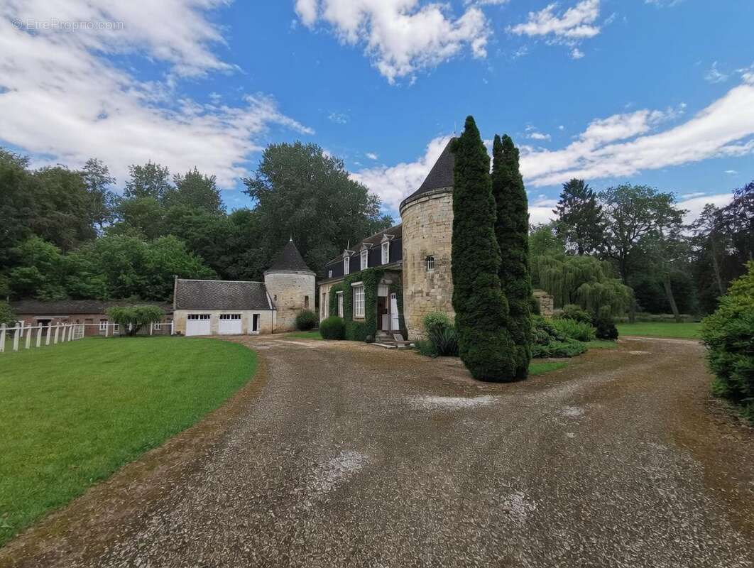 Maison 310 m² à Cambrai  - photo 4