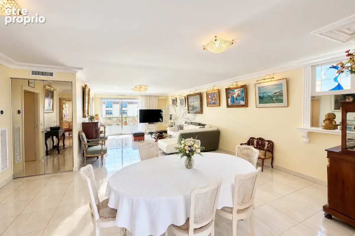 Appartement T4 à deux pas du centre-ville de Sanary avec ascenseur - photo 3