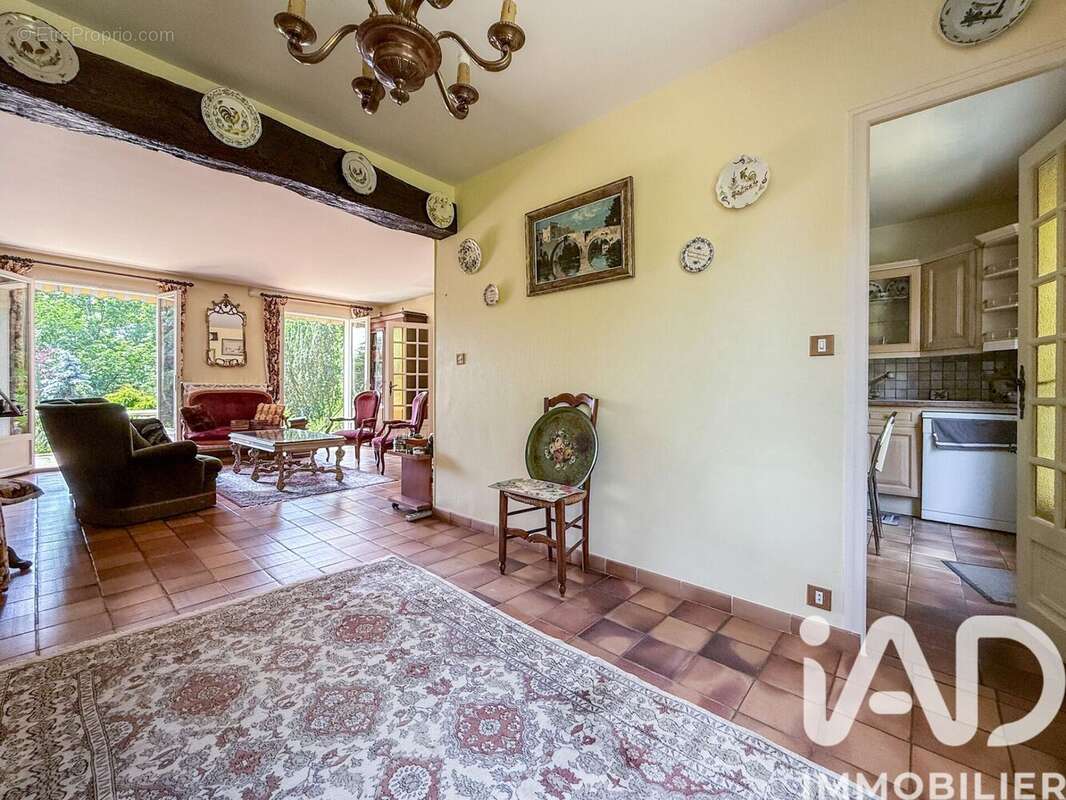Photo 7