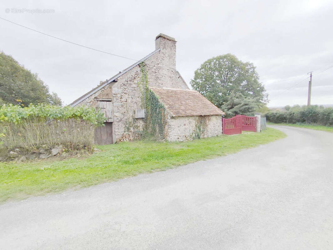 Maison à SAINT-VICTEUR