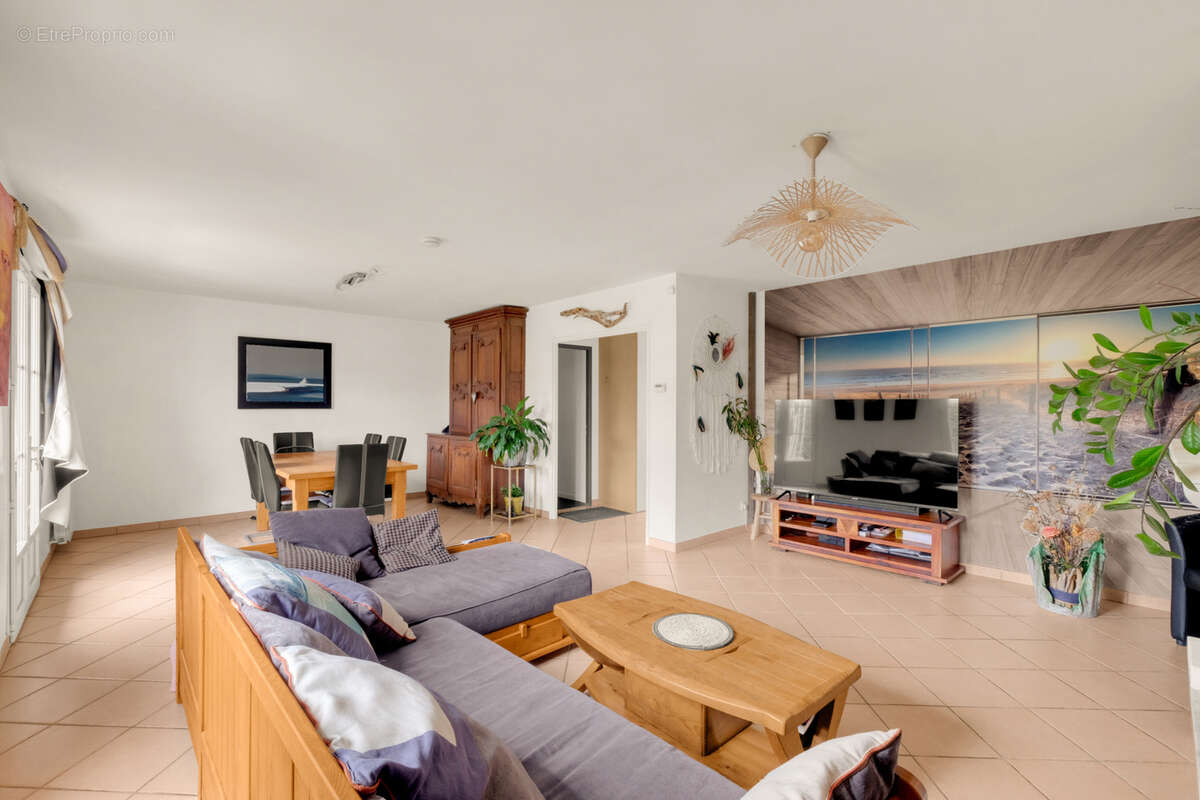 Maison à SAINT-SULPICE