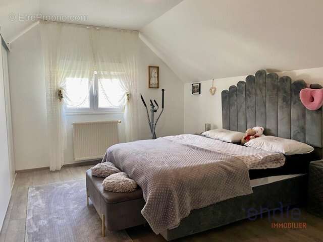 Maison à COLLONGES-LES-PREMIERES