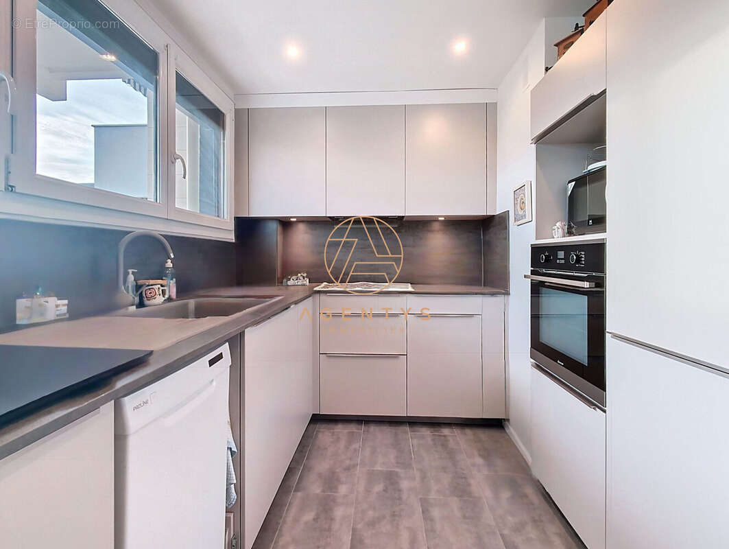 Appartement à SAINT-MAUR-DES-FOSSES