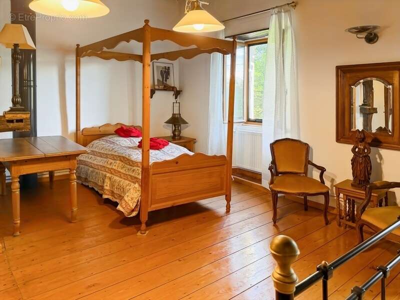 Maison à VIC-FEZENSAC