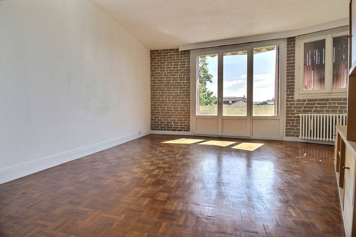Appartement à ISSY-LES-MOULINEAUX
