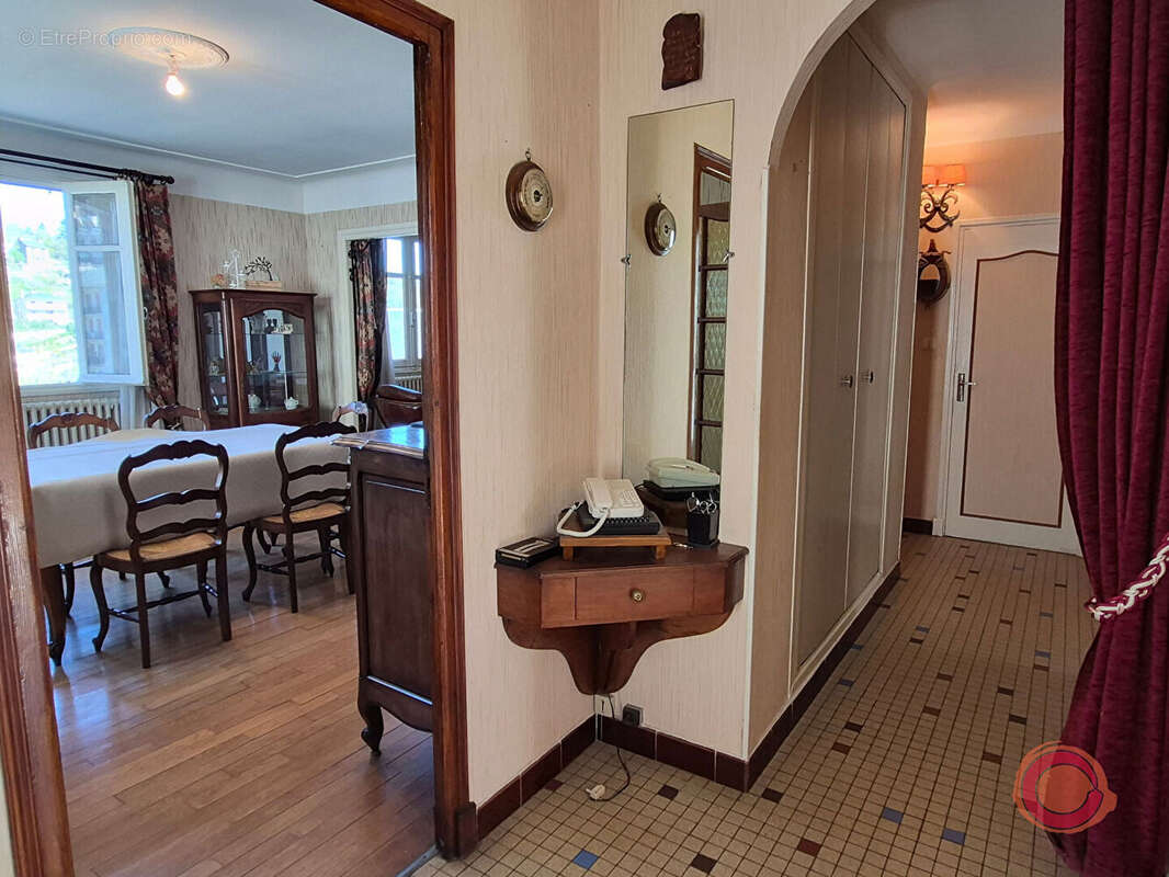 Maison à LE MONASTERE