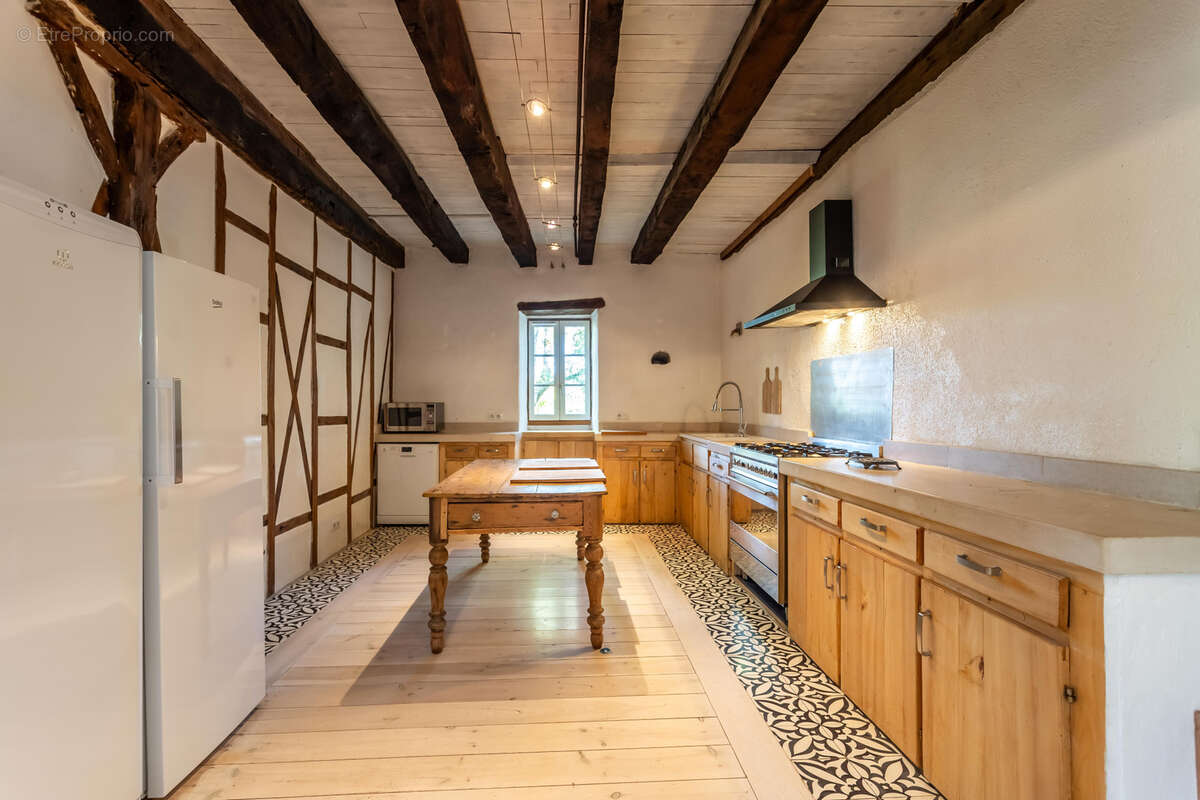 Maison de campagne avec annexe, piscine et dépendance - photo 17