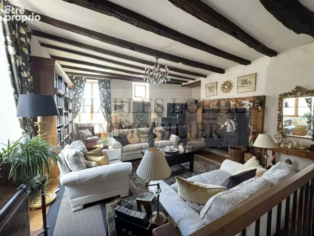 Jolie maison en pierre avec terrasse dans un village dynamique avec commerces en Bouriane - photo 13