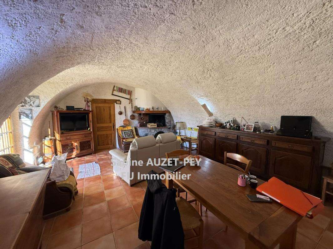 Maison à PRADS-HAUTE-BLEONE