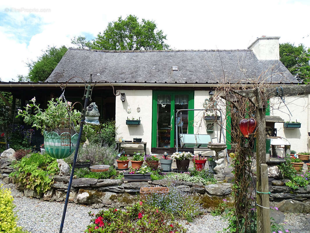 Maison à SAINTE-TREPHINE