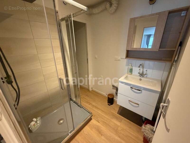 RARE SUR LE MARCHÉ - Maison à vendre 5 pièces avec studio indépendant en rez-de-chaussée - photo 3