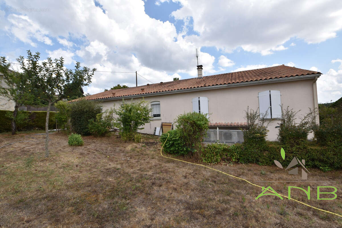 Maison 115 m² à Dirac  - photo 9