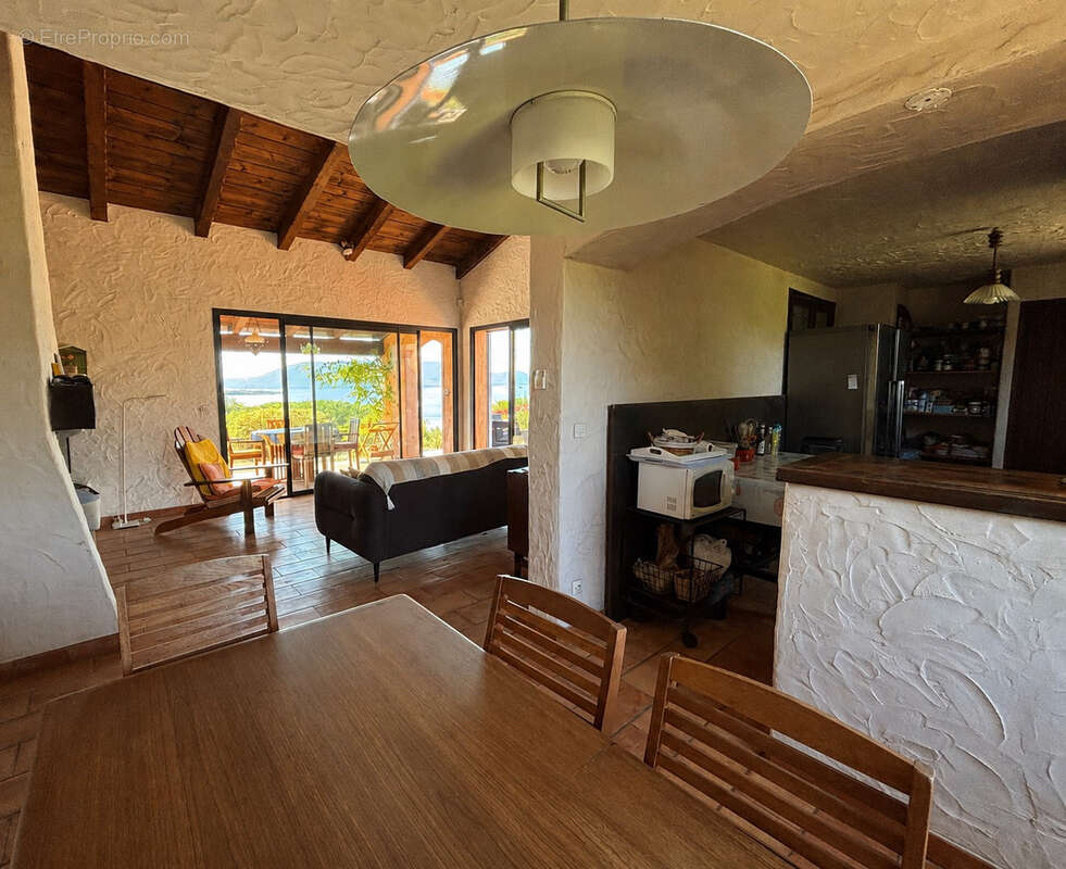 Villa avec vue mer panoramique édifiée sur un terrain de plus de 4150m2 avec piscine. - photo 6