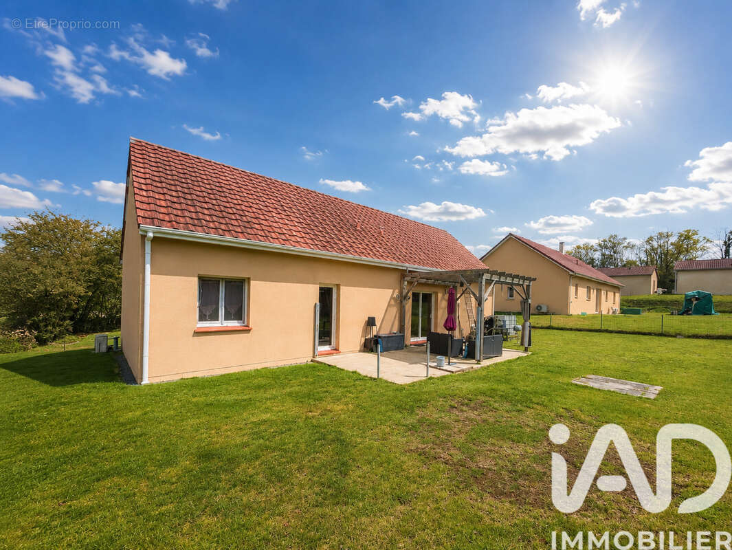Photo 2 - Maison à AUZANCES
