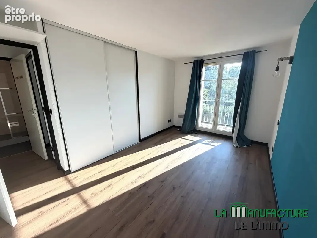 Pavillon mitoyen de type F3 avec jardin et parking / Saint-Genis-les-Ollières - 10 ' de Lyon - photo 8