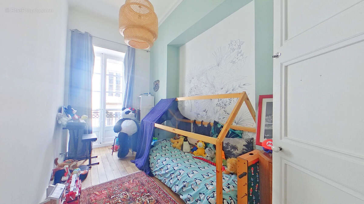 Appartement d'exception de 128 m² entièrement rénové - Charme de l'ancien et prestations contemporaines - photo 8