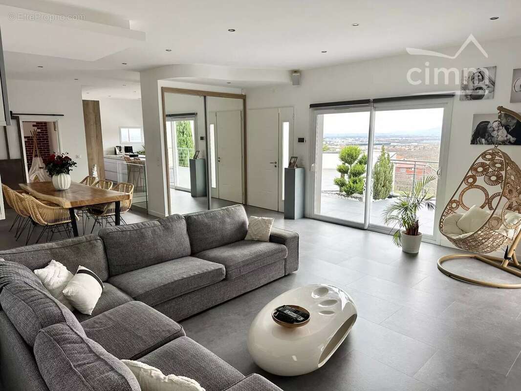 Maison à CHATEAUGAY