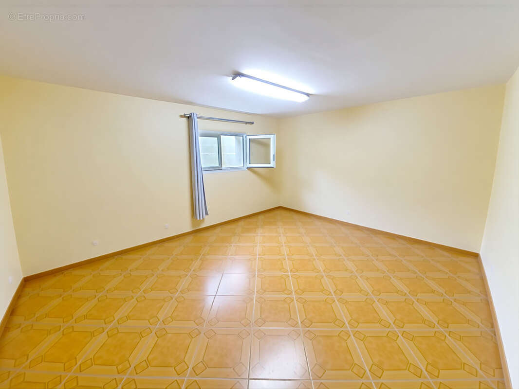 Maison à SAINT-MAURICE-EN-COTENTIN