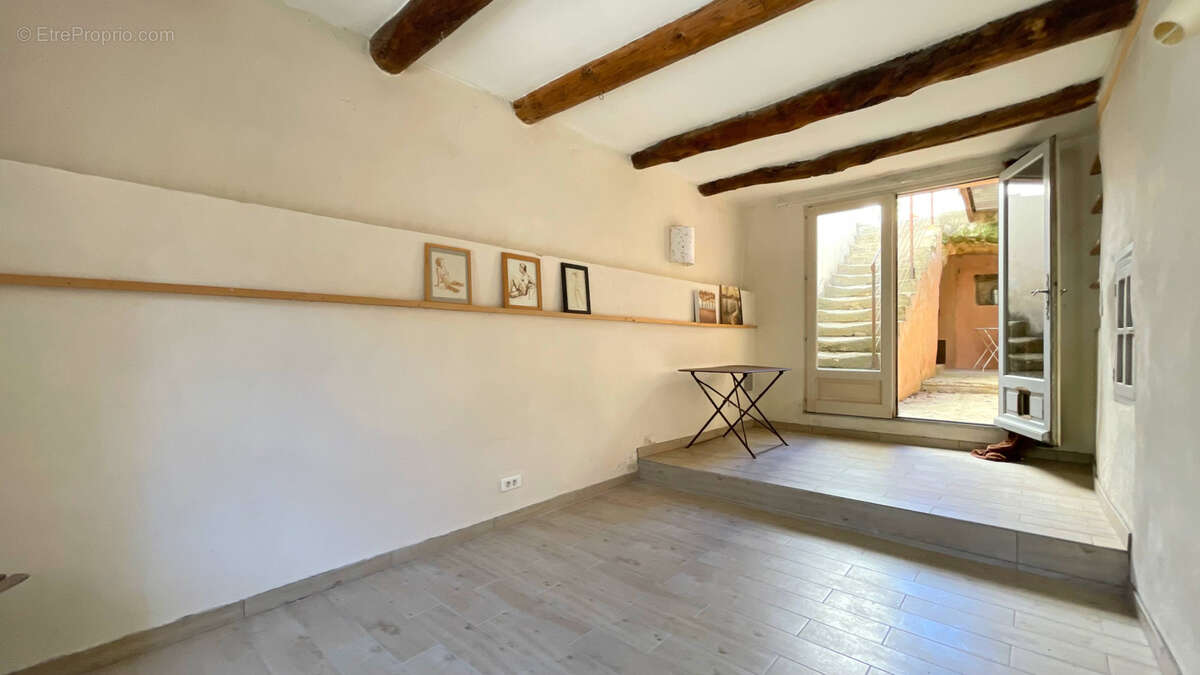 Maison à SAINT-QUENTIN-LA-POTERIE