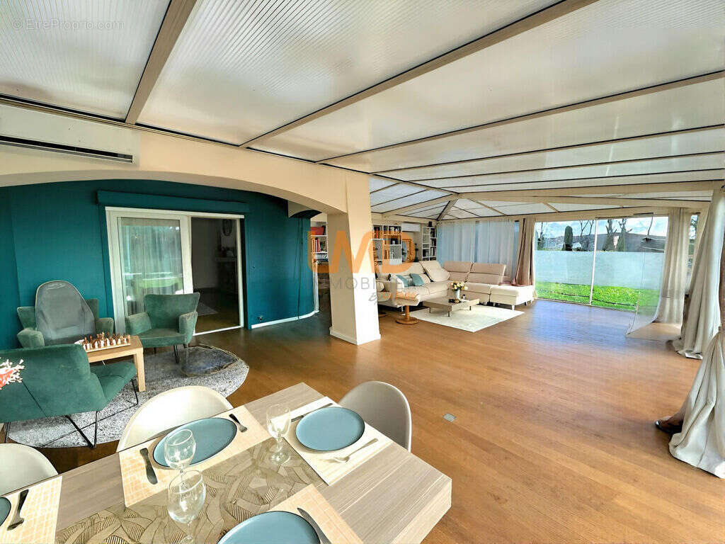 Maison à LA MOTTE