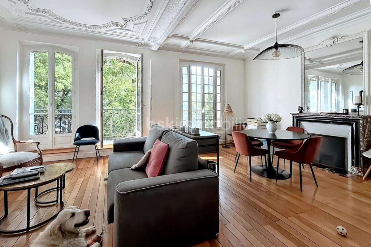 Appartement à PARIS-14E