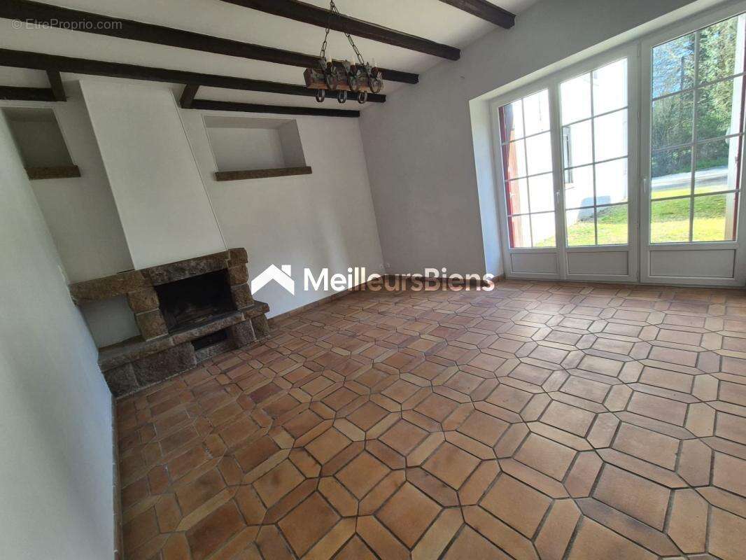 Maison à NOYAL-CHATILLON-SUR-SEICHE