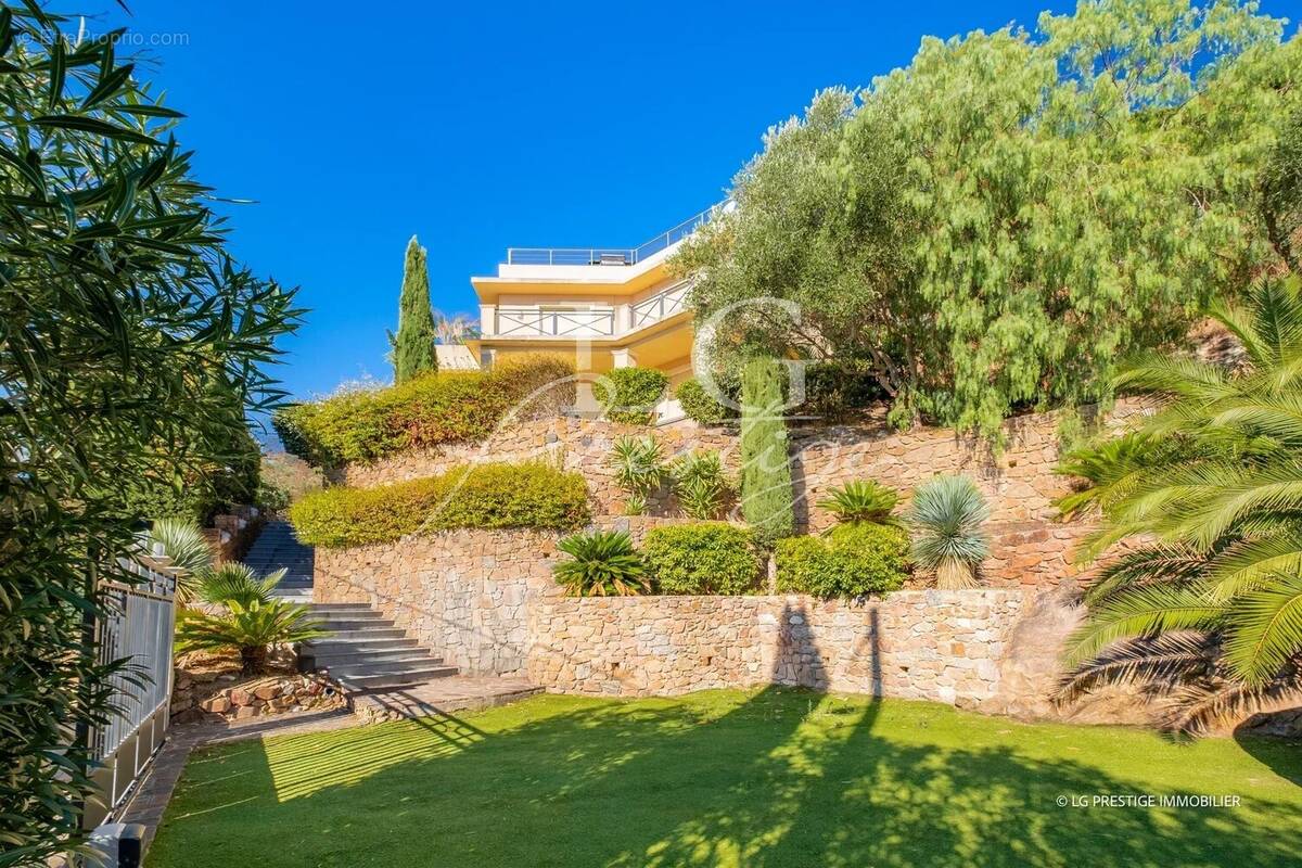 Maison à MANDELIEU-LA-NAPOULE