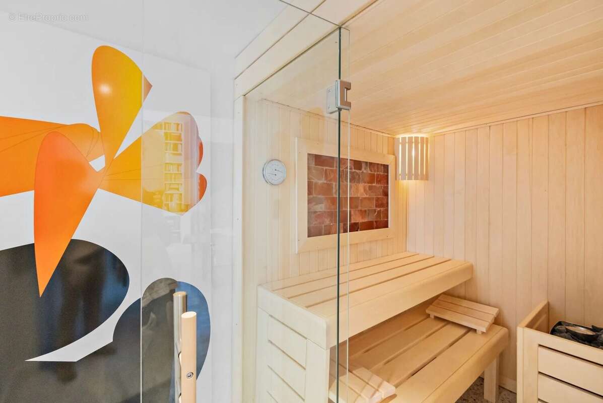 Proche mer - batisse historique - appartement de 245m² - parking collectif - photo 15