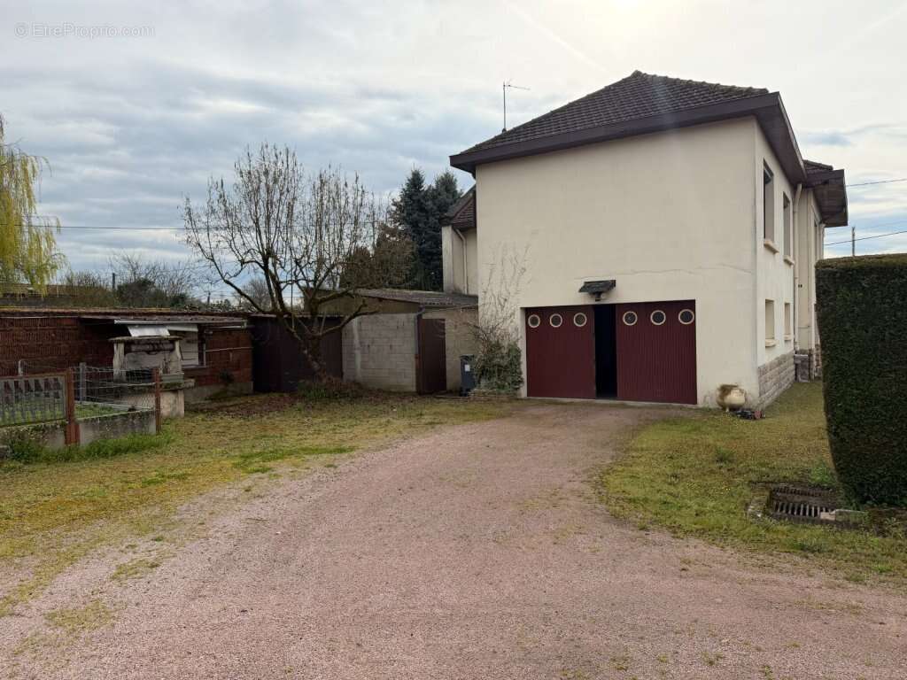 Maison à ECUISSES