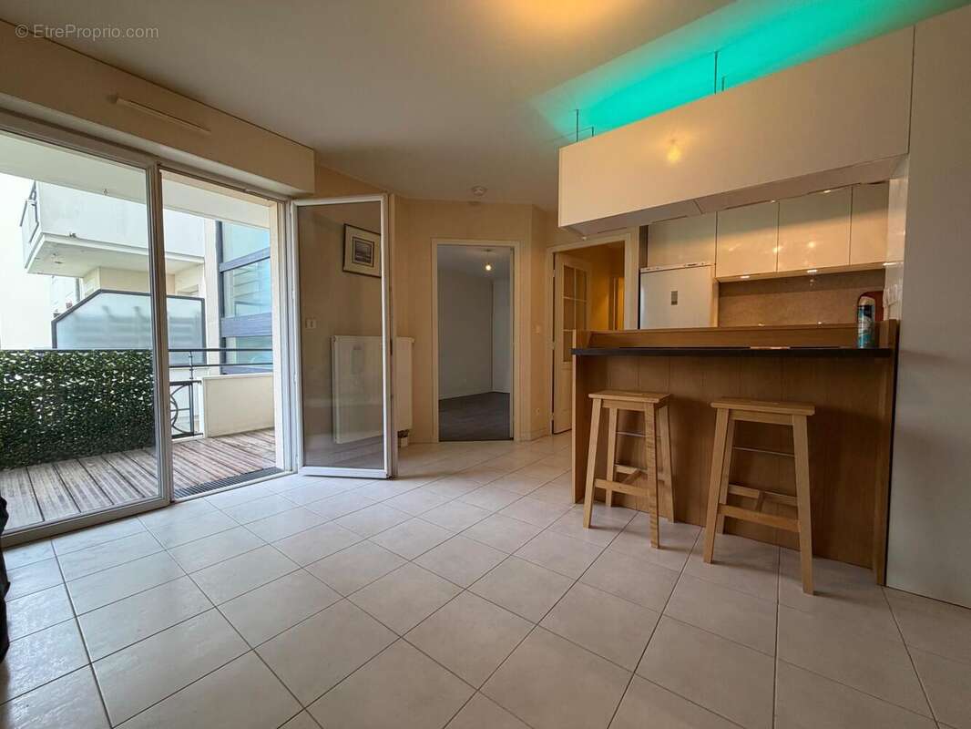 Photo 2 - Appartement à AVRILLE