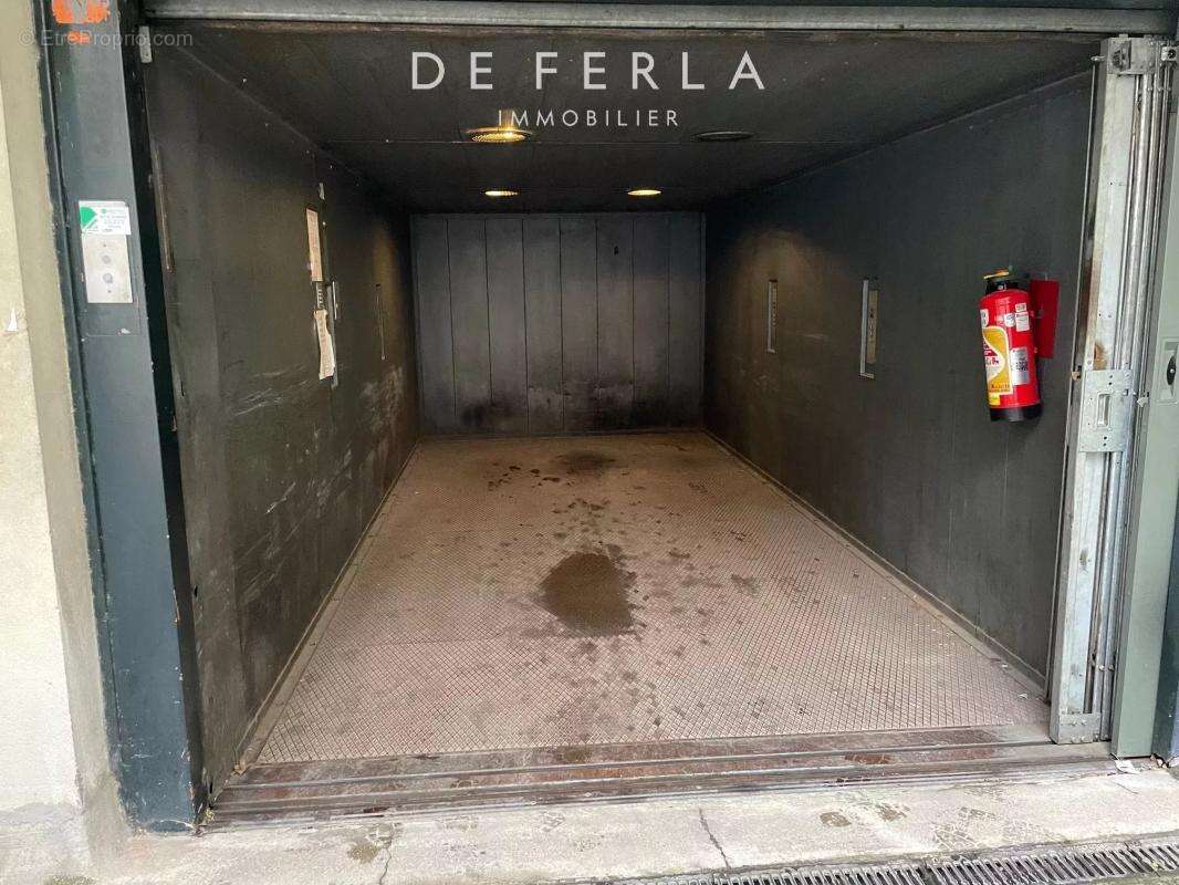 Parking à PARIS-14E