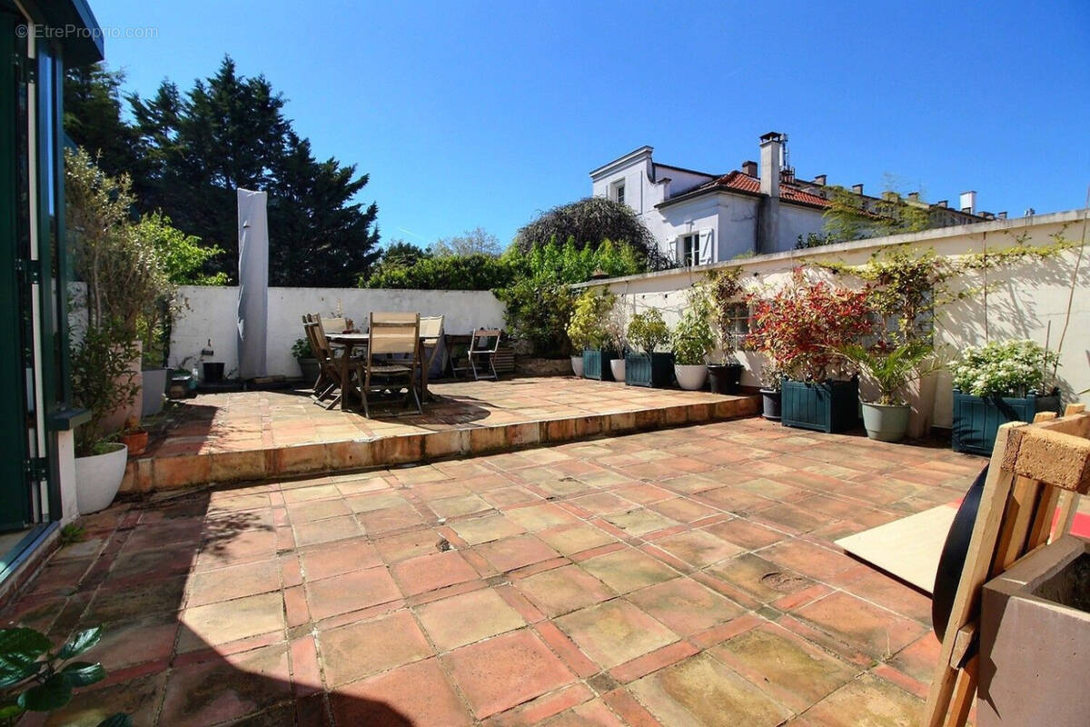 Maison à ISSY-LES-MOULINEAUX