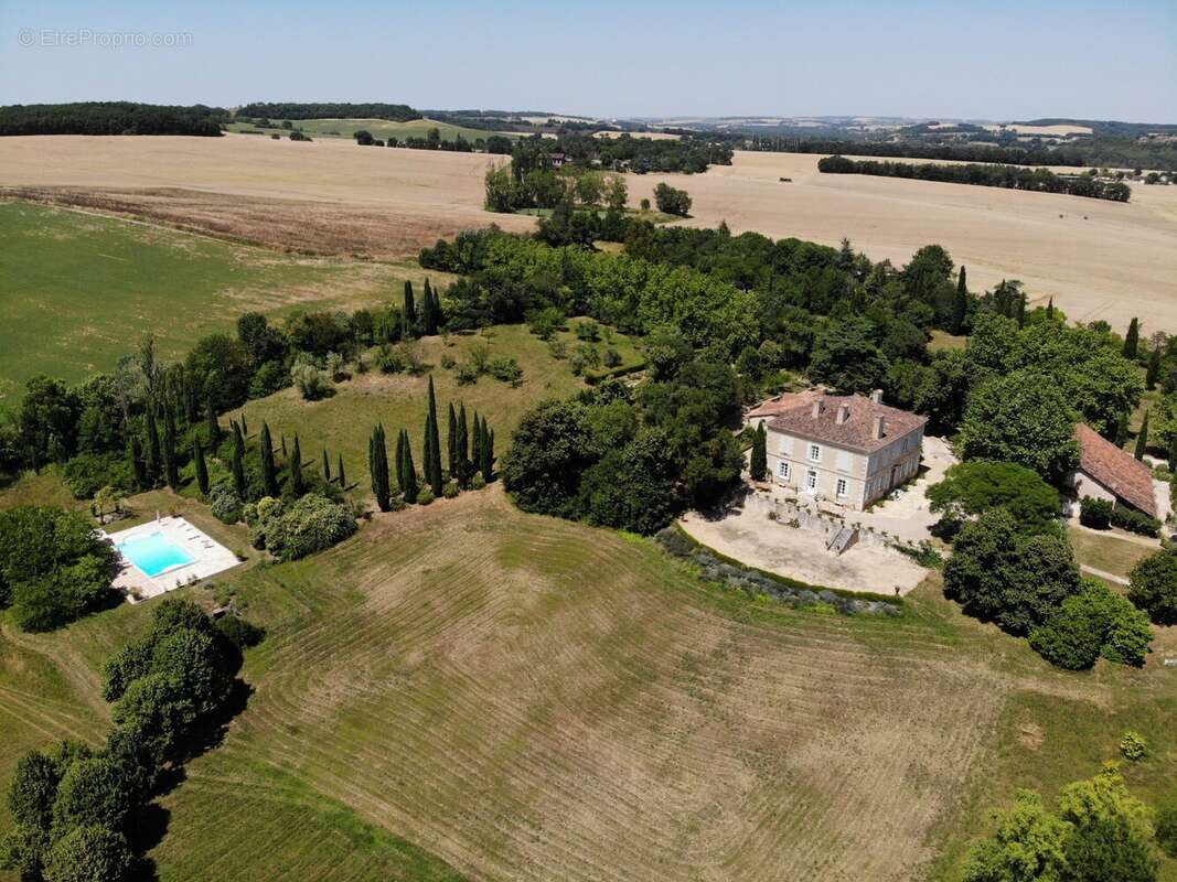 Maison à CASTERA-VERDUZAN