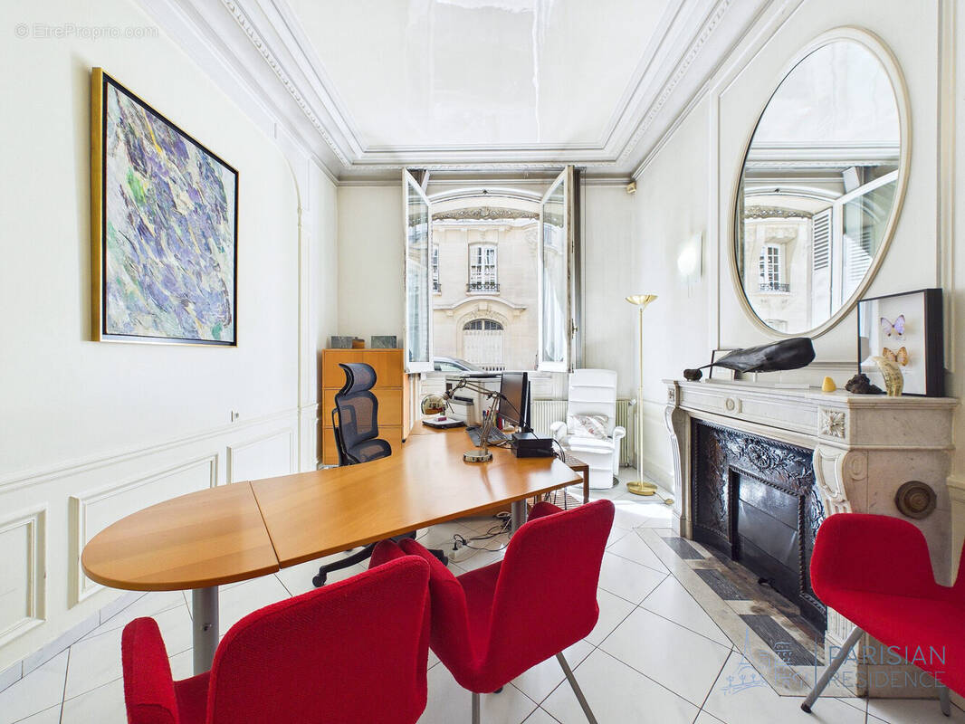 Appartement à PARIS-8E