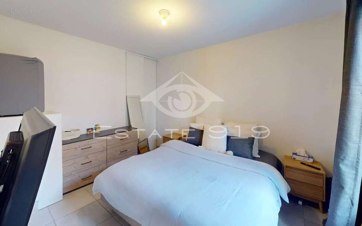 Appartement à ROQUEFORT-LES-PINS