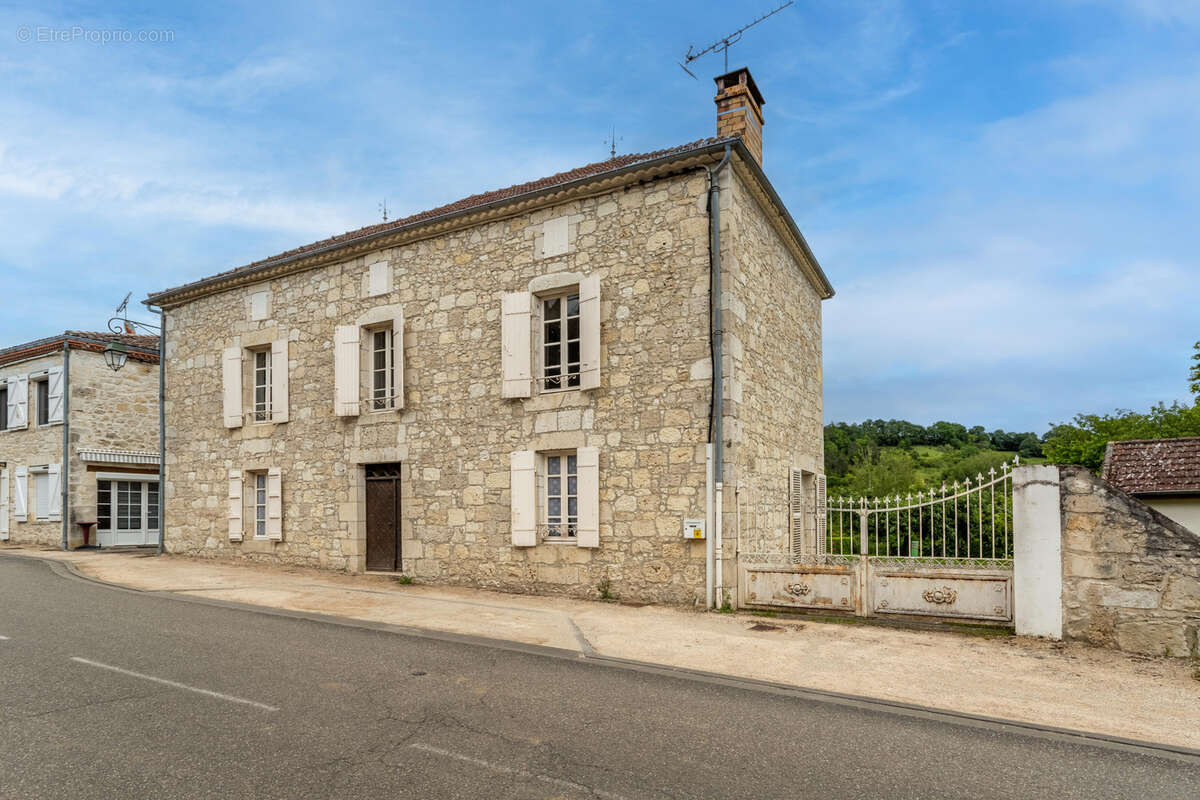 Maison à SAINT-MAURIN