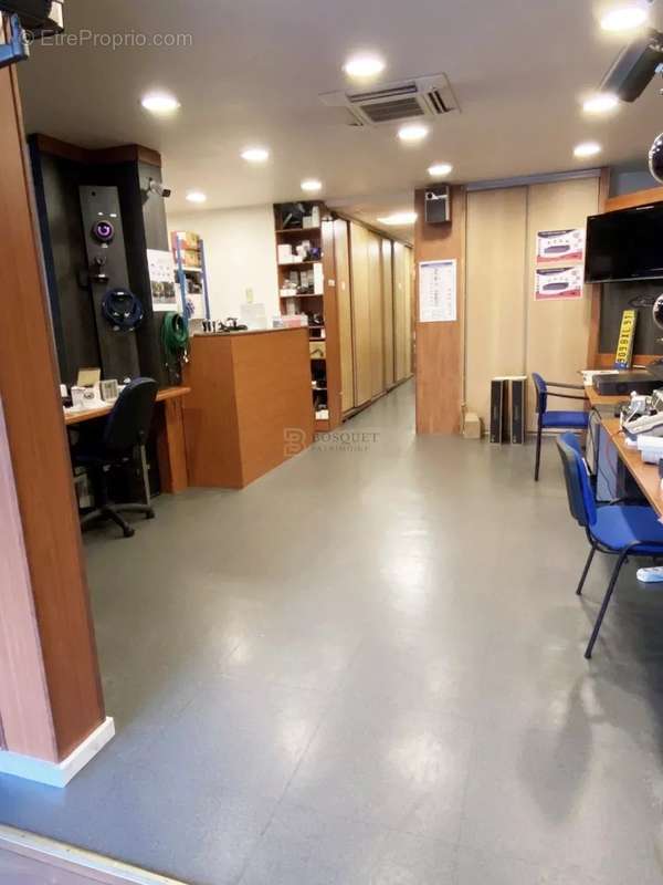 Commerce à PARIS-11E