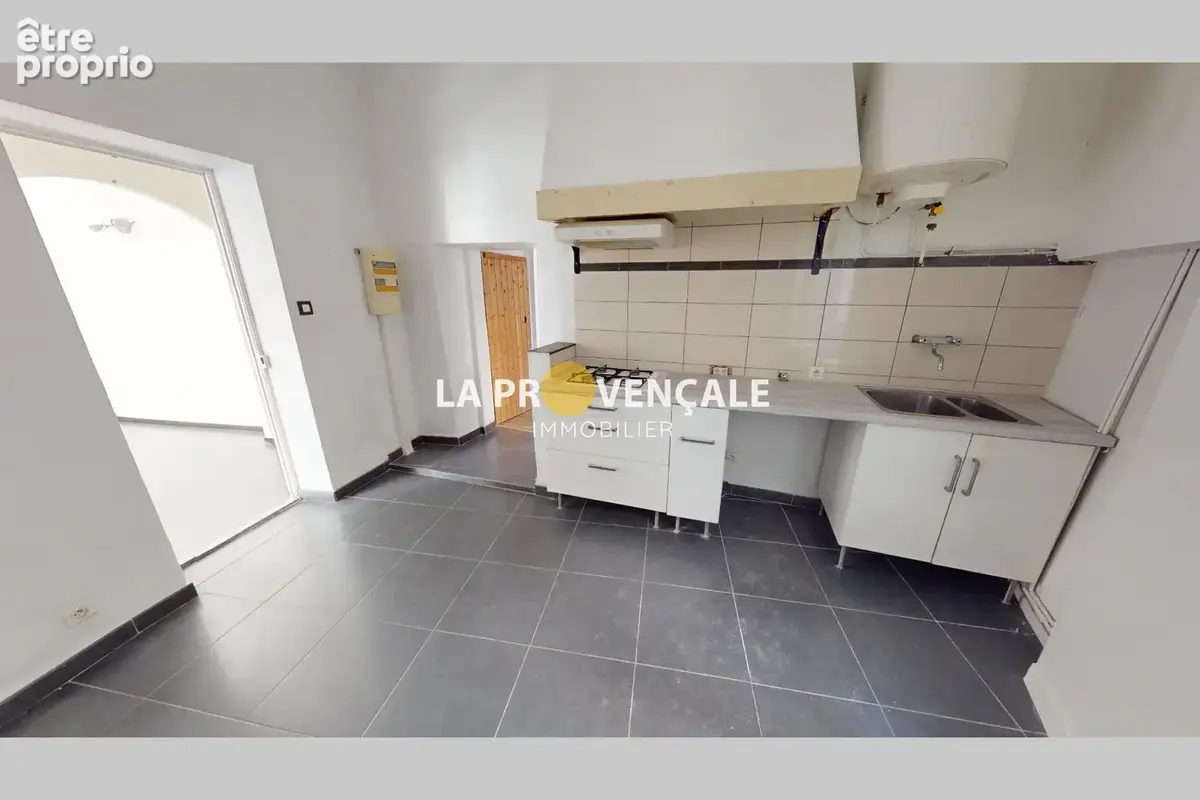 Appartement 2 pièces 61 m² à vendre à Trets (13530) - photo 4