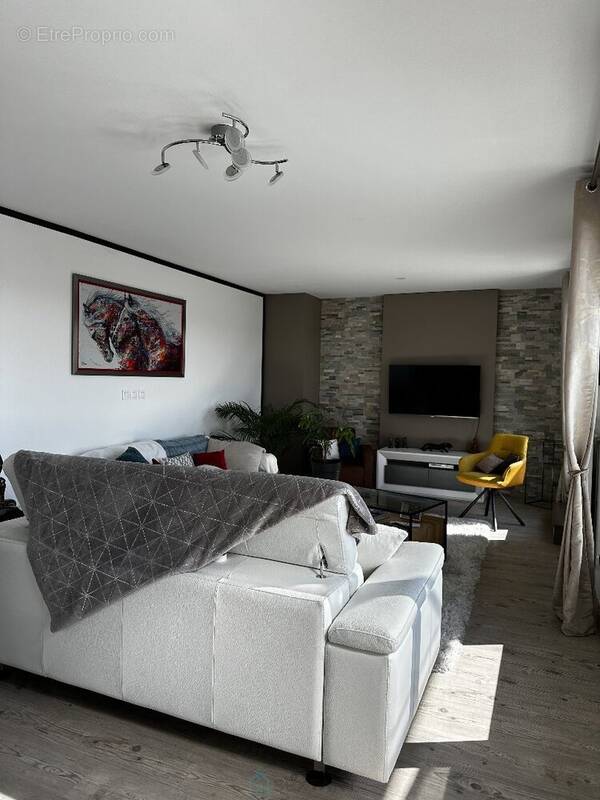 Appartement à DEVILLE-LES-ROUEN