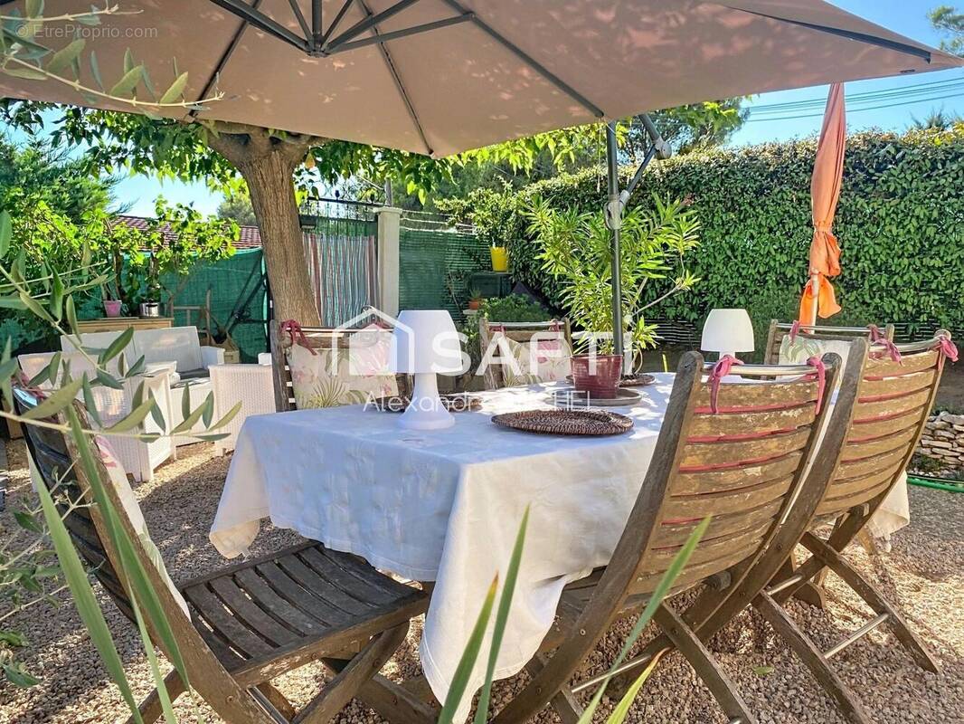 Photo 1 - Maison à LE CASTELLET