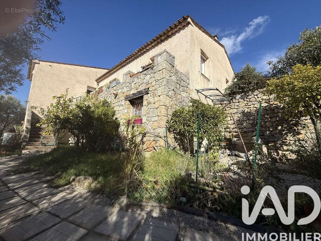 Photo 2 - Maison à CLAVIERS